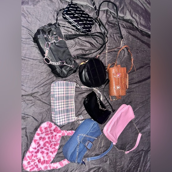 bundle of cute small purses - Picture 4 of 8